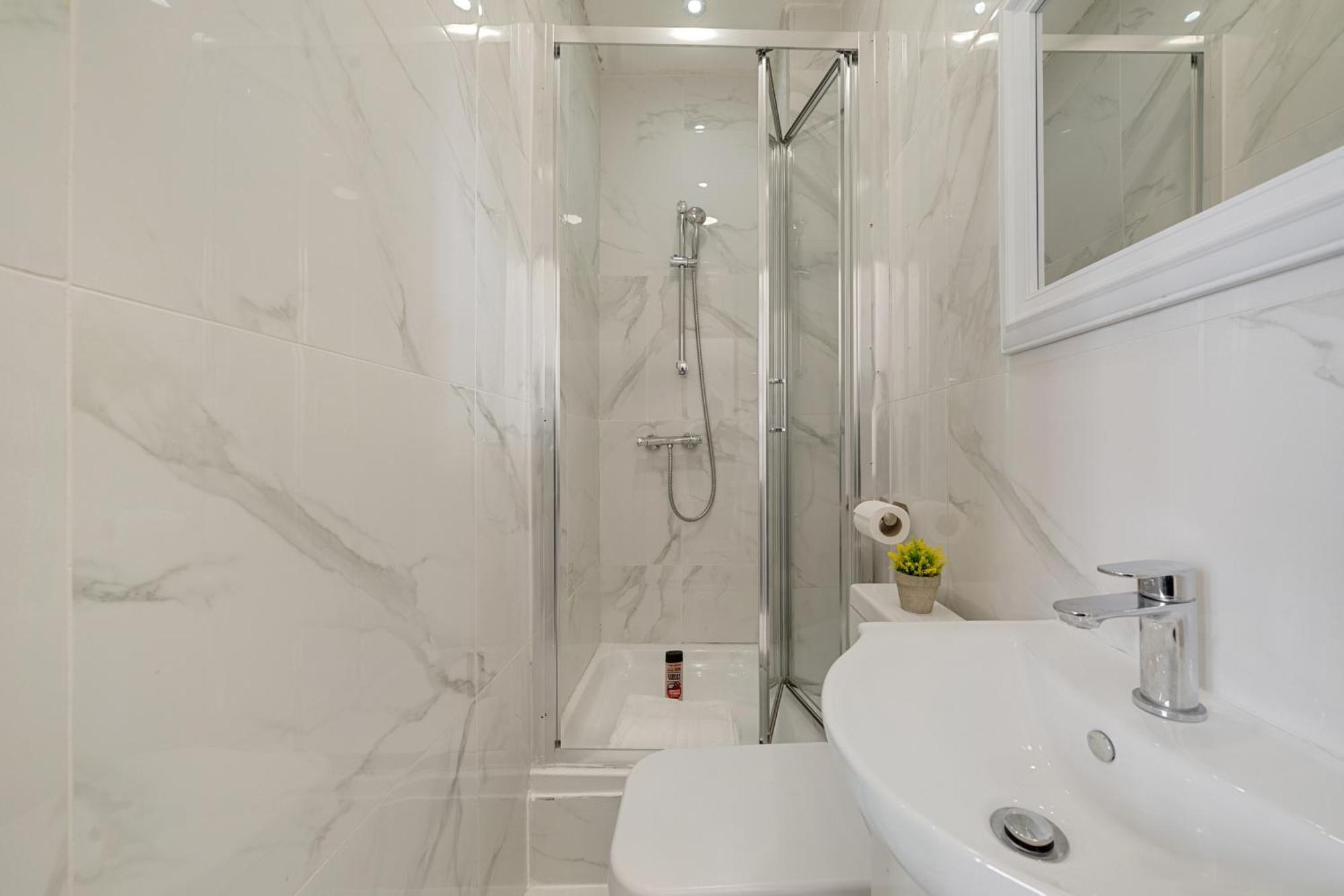 Spacious 3-Bedroom Residence In Exclusive Mayfair 7Gc Londen Buitenkant foto